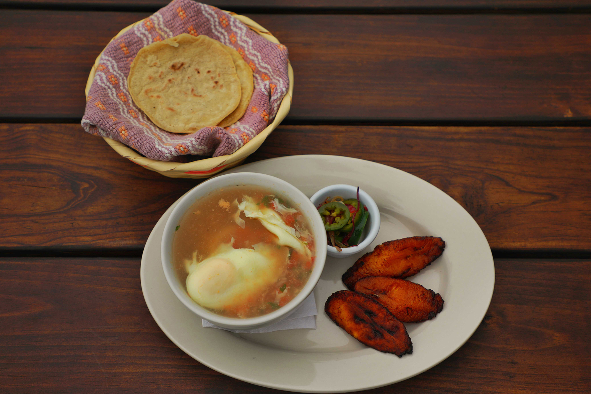 caldo de huevos - restaurante antigua guatemala